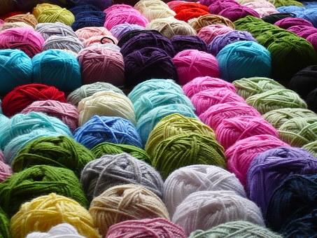 pelotes de laine colorée